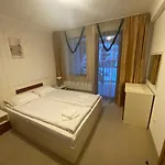 Apartment червената шапчица гранд манастира *