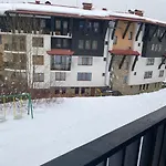 червената шапчица гранд манастира *
