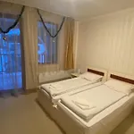 Apartment червената шапчица гранд манастира *