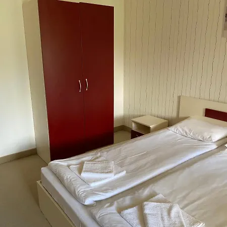 червената шапчица гранд манастира * Pamporovo