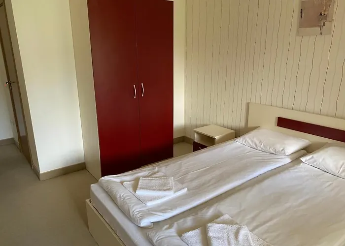 червената шапчица гранд манастира * Pamporovo